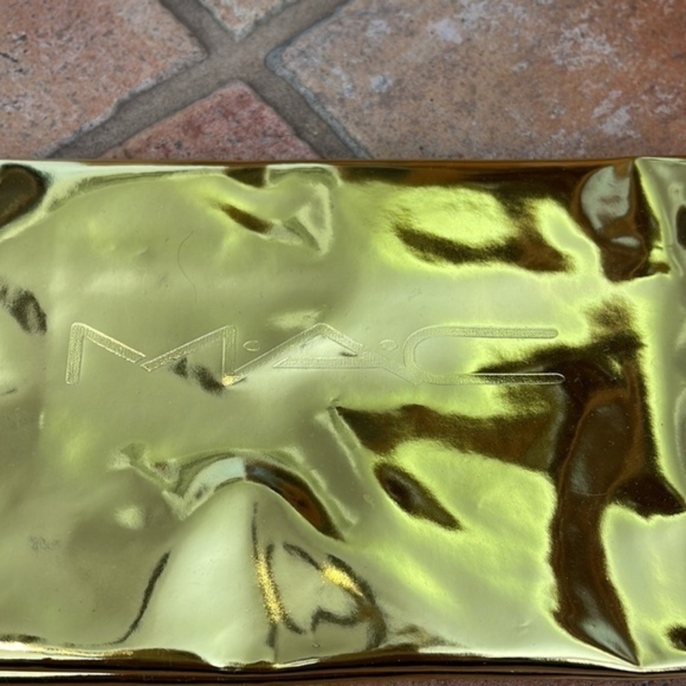 MAC gold travel make up case